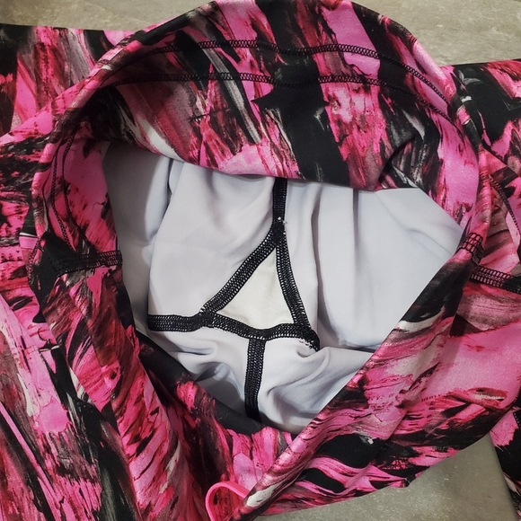 NWOT Lululemon Wunder Train High-Rise Crop 19". Incentive Refresh Multi. 6. - Picture 9 of 13